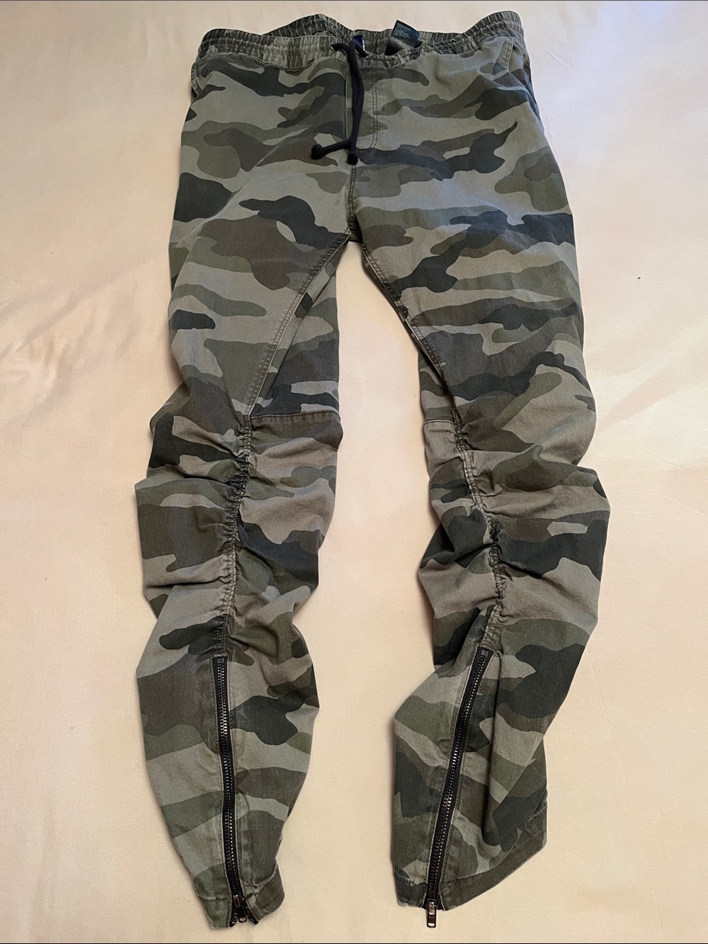 H&M Divided Men’s Camo Jogger Chinos Elastic Waistband with Drawstring
